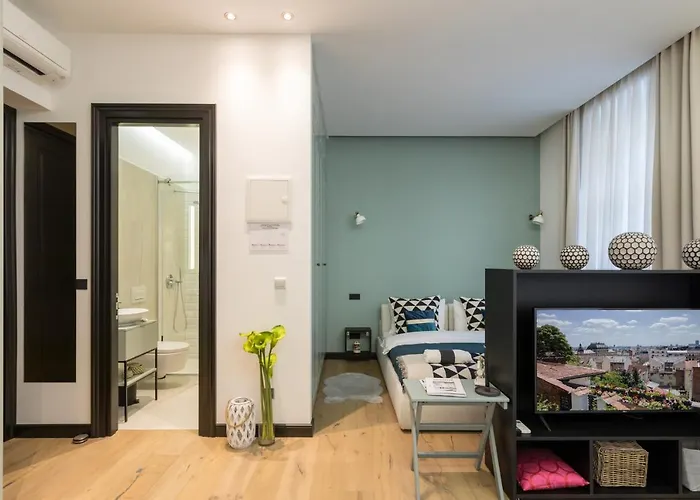 Luxury City Center Apartments Close To National Theater