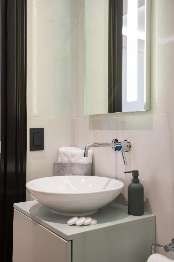 Luxury Center Close To National Theater *